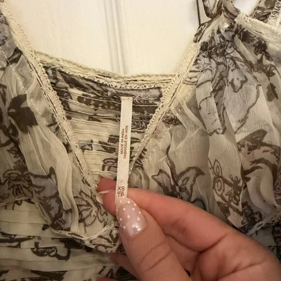 Floral Ruffled Corset-Style Bodysuit - Picture 5 of 7